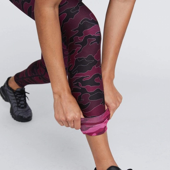 WITH High Waist Reversible Leggings Burgundy Line Camo Purple Size Small - Picture 12 of 13